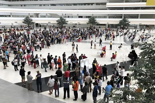泰国移民局最新官宣！滞留在泰外籍人士签证自动延期